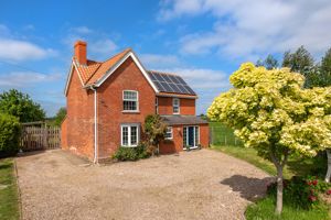Fenway Cottage- click for photo gallery